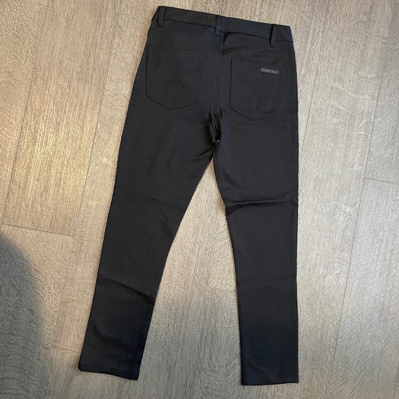 WOMANS CALVIN KLEIN SKINNY JEAN BLACK SIZE 6 BUTTERY SOFT! - Picture 3 of 3